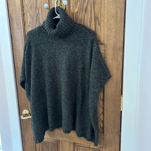 LOFT Dark Green Sparkly Short Sleeve Knit Turtleneck Poncho Sweater Medium NWT - Picture 4 of 8
